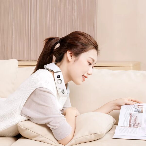 Wholesale Customized Wireless Personal Portable Neck Wearable Massagers Cold And Warm Hanging Neck Massager